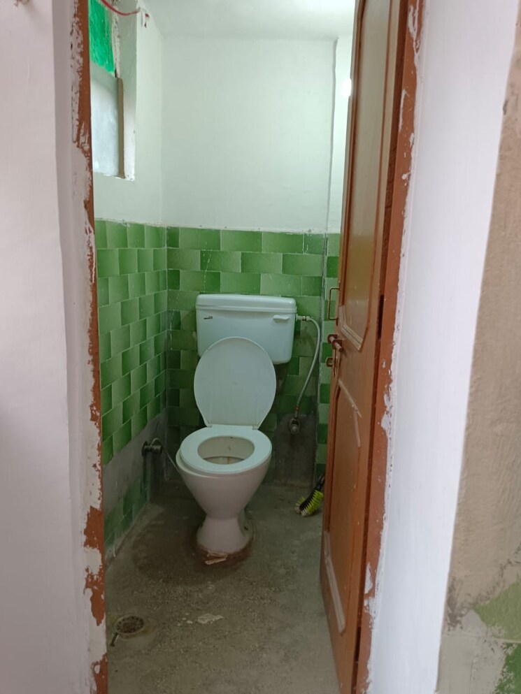 Bathroom, lajpat nagar 4 1 Bedroom 567 Sq.Ft. Builder Floor In Lajpat Nagar 4 Delhi 8865485