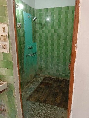 Bathroom in 1 BHK Builder Floor at Lajpat Nagar 4 – for Rent