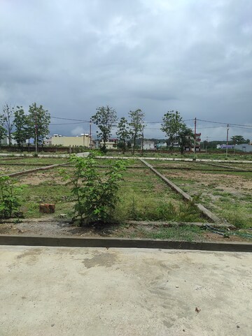  Plot For Sale in Pondha