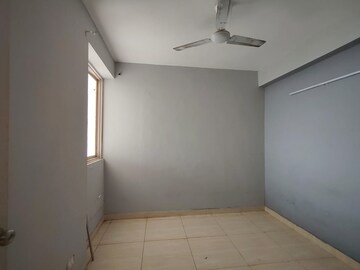 Room in 3 BHK Apartment at Sarvome Shree Homes, Sector 45 – for Rent