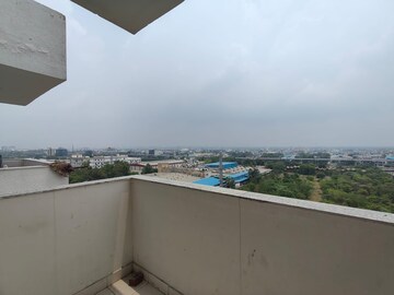 Swimming Pool in 3 BHK Apartment at Sarvome Shree Homes, Sector 45 – for Rent