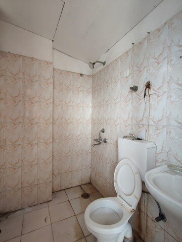 Bathroom in 3 BHK Apartment at Sarvome Shree Homes, Sector 45 – for Rent