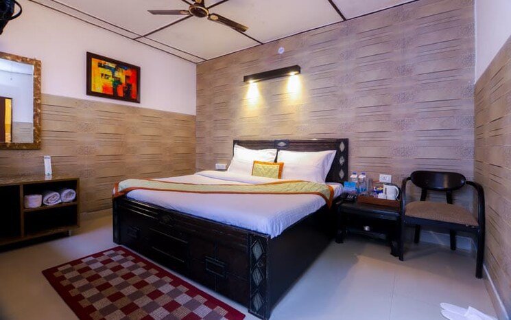 Master Bedroom, ashok vihar 3 Bedroom 125 Sq.Yd. Builder Floor In Ashok Vihar Delhi 8865546