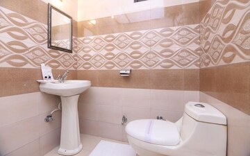 Attached Bathroom in 3 BHK Builder Floor at Ashok Vihar – for Sale