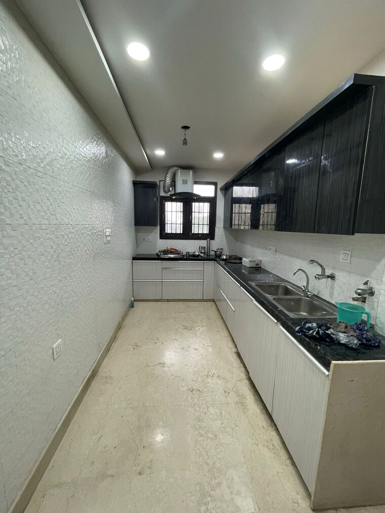 Kitchen, ashok vihar 3 Bedroom 125 Sq.Yd. Builder Floor In Ashok Vihar Delhi 8865546