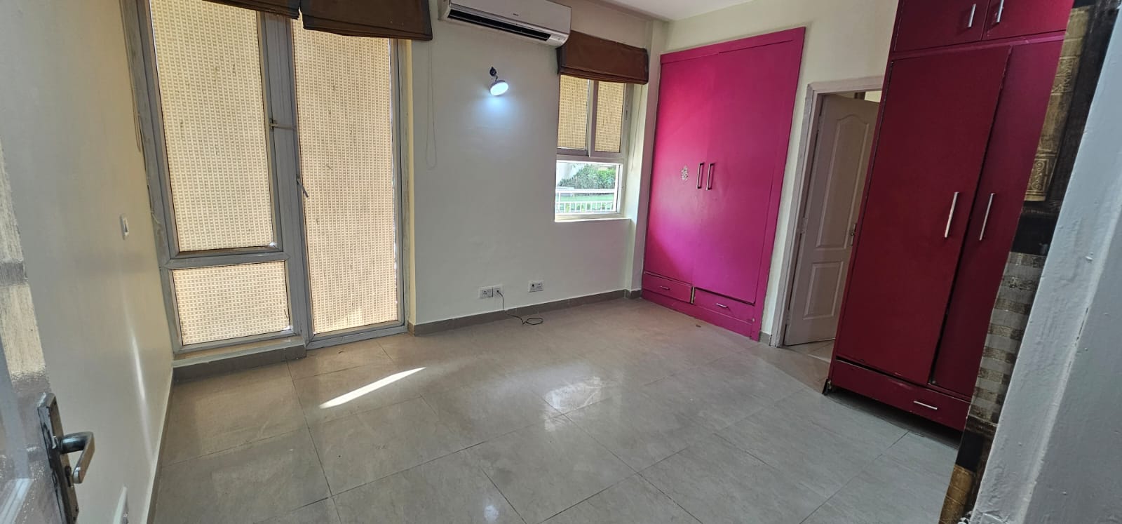 3 BHK + Pooja Room 1500 Sq.Ft. Builder Floor in Tarun CGHS