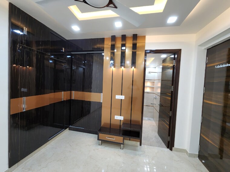 Master Bedroom, ashok vihar 3 Bedroom 200 Sq.Yd. Builder Floor In Ashok Vihar Delhi 8865555