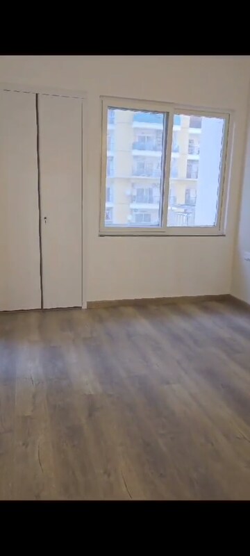 Room in 3 BHK Apartment at ABA Ivy County, Sector 75 – for Rent