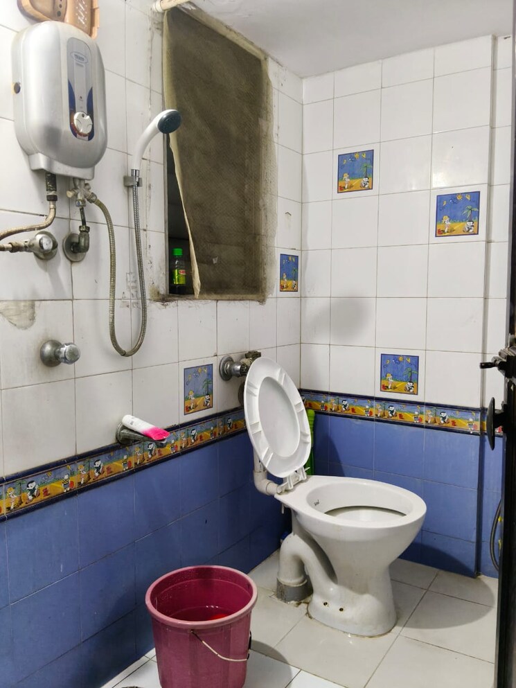 Bathroom, santacruz east Pg For Boys In Santacruz East 8865586