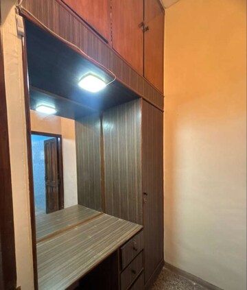 Room in 3 BHK Builder Floor at Sector 35 – for Rent