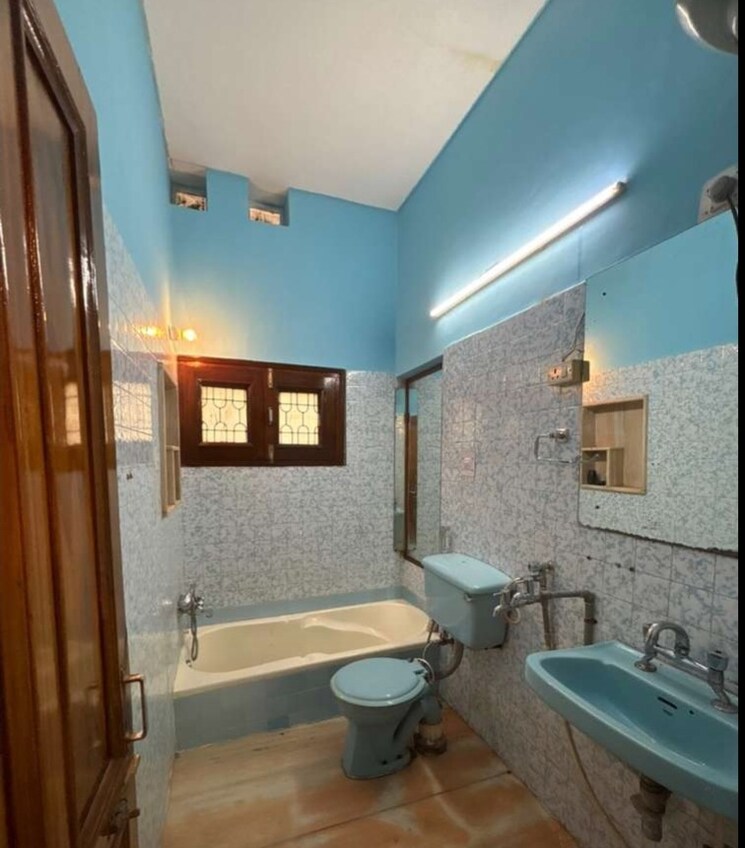 Kitchen, sector 35 3 Bedroom 3000 Sq.Ft. Builder Floor In Sector 35 Chandigarh 8865605