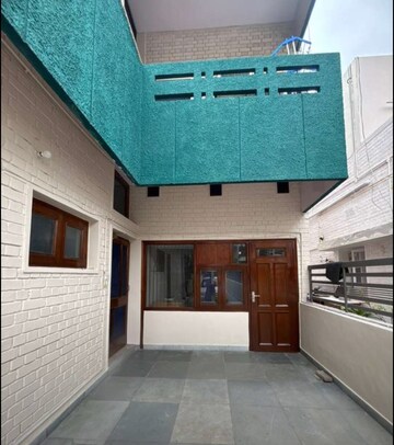 3 BHK Builder Floor – Exterior View View at Sector 35 - for Rent