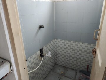 Bathroom in 1 BHK Apartment at Sector 23 Dwarka – for Rent