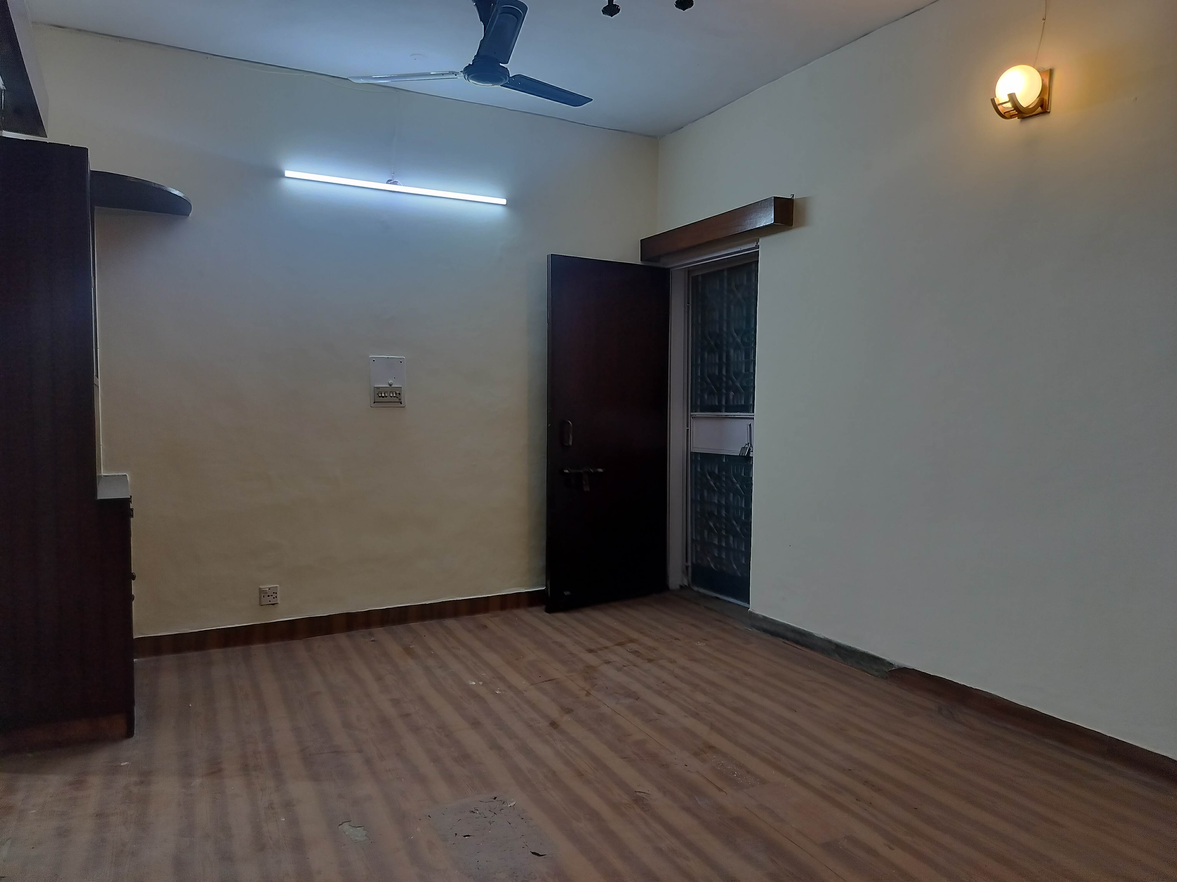 3 BHK Apartment For Rent in Pocket L Sarita Vihar 