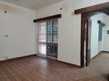 Room in 3 BHK Apartment at Sarita Vihar – for Rent