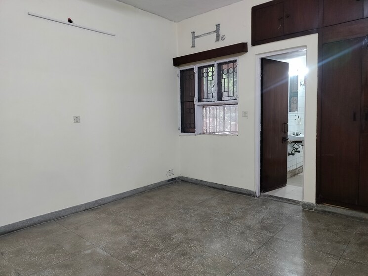 Room, sarita vihar 3 Bedroom 1500 Sq.Ft. Apartment In Sarita Vihar Delhi 8865664