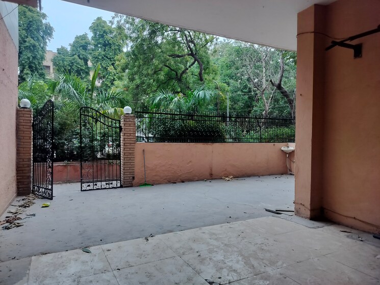 Exterior View, sarita vihar 3 Bedroom 1500 Sq.Ft. Apartment In Sarita Vihar Delhi 8865664