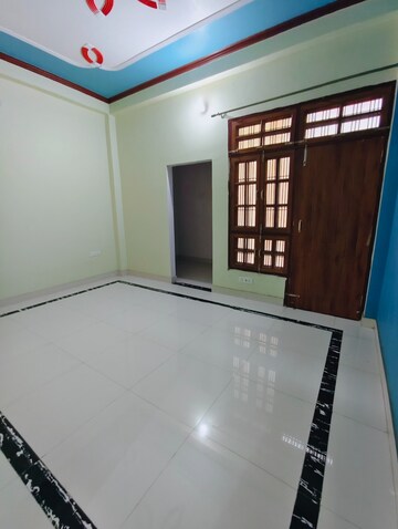Room in 4 BHK Independent House at Kursi Road – for Sale