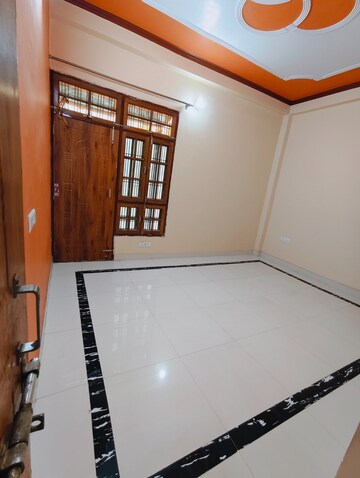 Room in 4 BHK Independent House at Kursi Road – for Sale