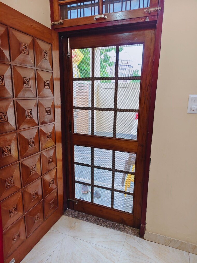 Room, kursi road 4 Bedroom 3000 Sq.Ft. Independent House In Kursi Road Lucknow 8865679