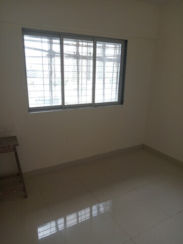 Room in 2 BHK Apartment at Ashish CHS Andheri, Andheri West – for Rent