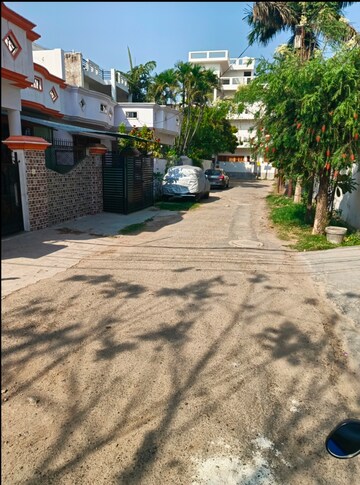 Parking in 3 BHK Villa at Jankipuram – for Sale