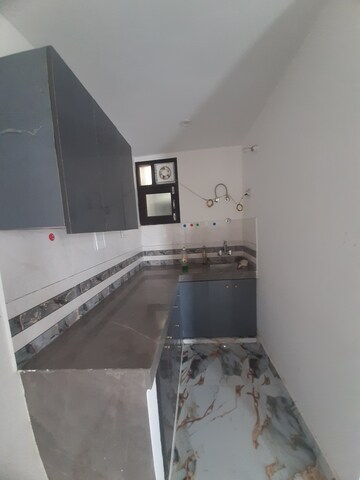 Kitchen in 1 BHK Builder Floor at Maidan Garhi – for Rent