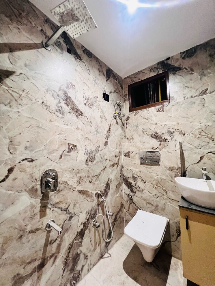 Attached Bathroom, bhola nath nagar 2 Bedroom 650 Sq.Ft. Builder Floor In Bhola Nath Nagar Delhi 8865703