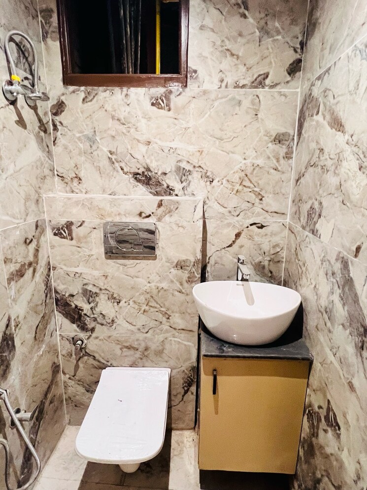 Attached Bathroom, bhola nath nagar 2 Bedroom 650 Sq.Ft. Builder Floor In Bhola Nath Nagar Delhi 8865703