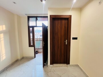 Room in 2 BHK Builder Floor at Bhola Nath Nagar – for Rent