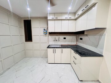 Kitchen in 2 BHK Builder Floor at Bhola Nath Nagar – for Rent