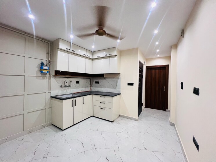 Kitchen, bhola nath nagar 2 Bedroom 650 Sq.Ft. Builder Floor In Bhola Nath Nagar Delhi 8865703
