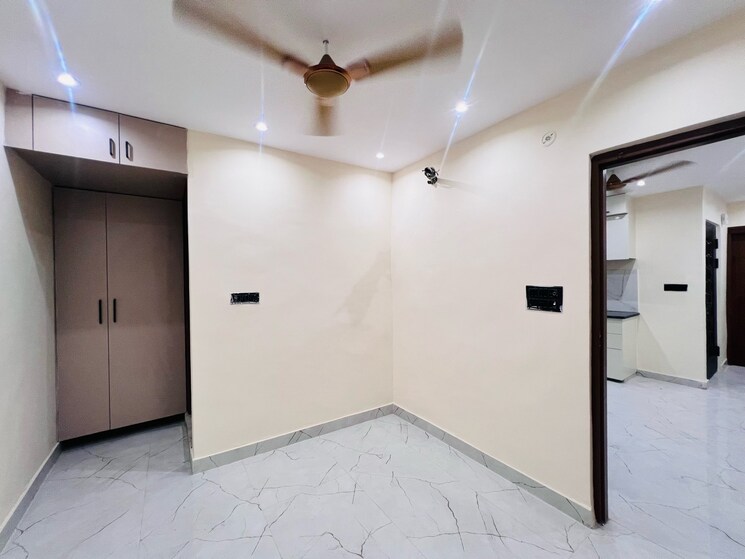 Room, bhola nath nagar 2 Bedroom 650 Sq.Ft. Builder Floor In Bhola Nath Nagar Delhi 8865703