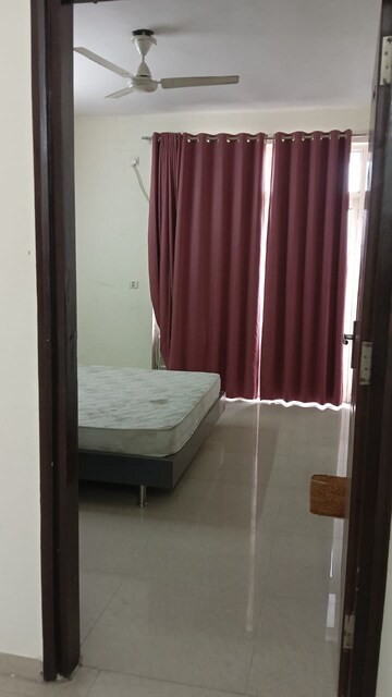 Bedroom in 3 BHK Apartment at Gomti Nagar – for Rent