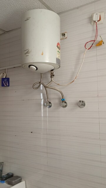Bathroom in 3 BHK Apartment at Gomti Nagar – for Rent
