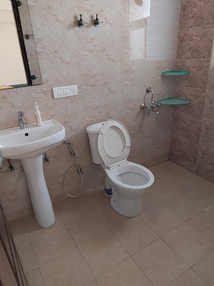 Bathroom, gomti nagar 3 Bedroom 1750 Sq.Ft. Apartment In Gomti Nagar Lucknow 8865721