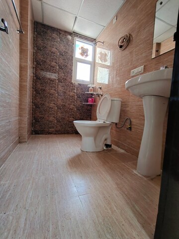 Bathroom in 3 BHK Apartment at Gomti Nagar – for Rent