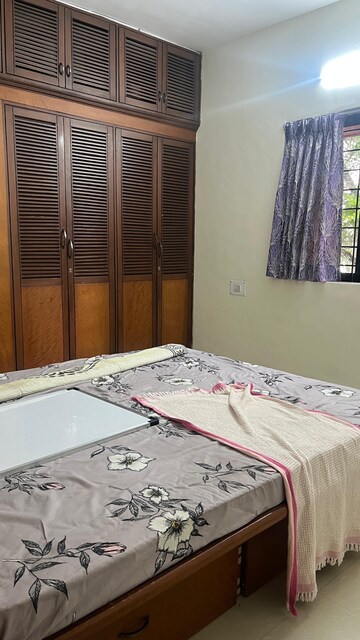 Bedroom in 2 BHK Apartment at Ruturang Complex, Walvekar Nagar – for Rent