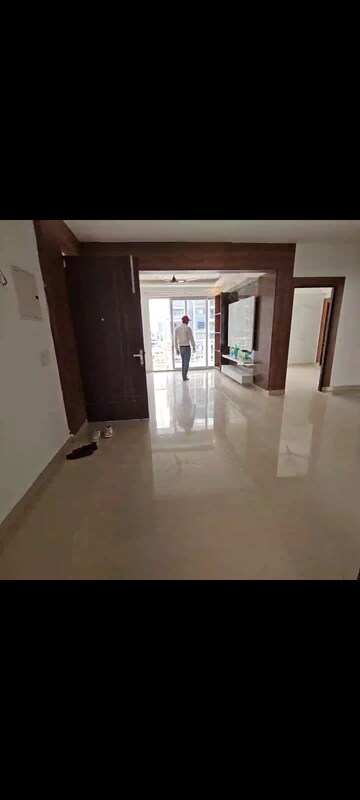 Room in 3 BHK Apartment at Urban Axis Urban Woods, Sushant Golf City – for Rent