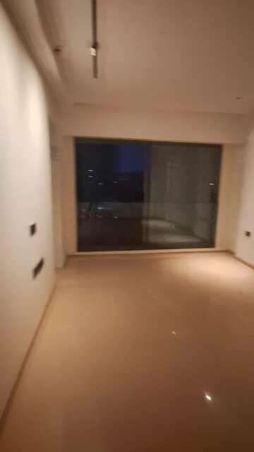 Room in 4 BHK Apartment at Arkade Aura, Santacruz West – for Sale