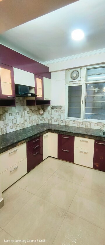 Kitchen in 3 BHK Apartment at Jankipuram – for Rent