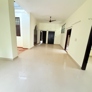 Room in 4 BHK Independent House at RWA Apartments Sector 108, Sector 108 – for Rent