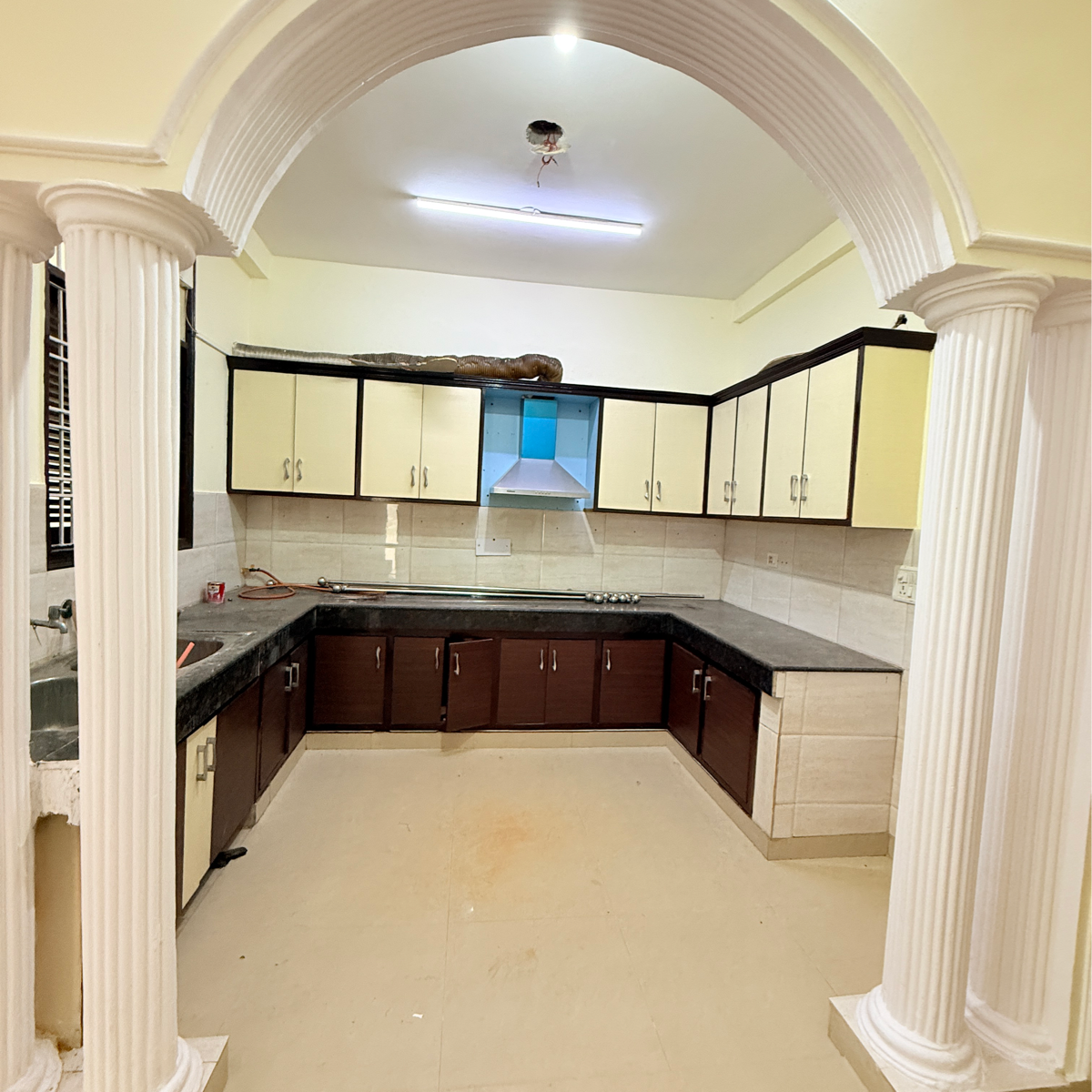 4 BHK + Servant Room,Extra Room 300 Sq.Ft. Independent House in RWA Apartments Sector 108