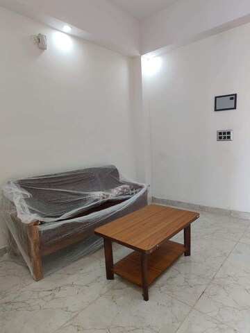 Bedroom in 1.5 BHK Builder Floor at Shastri Nagar – for Rent