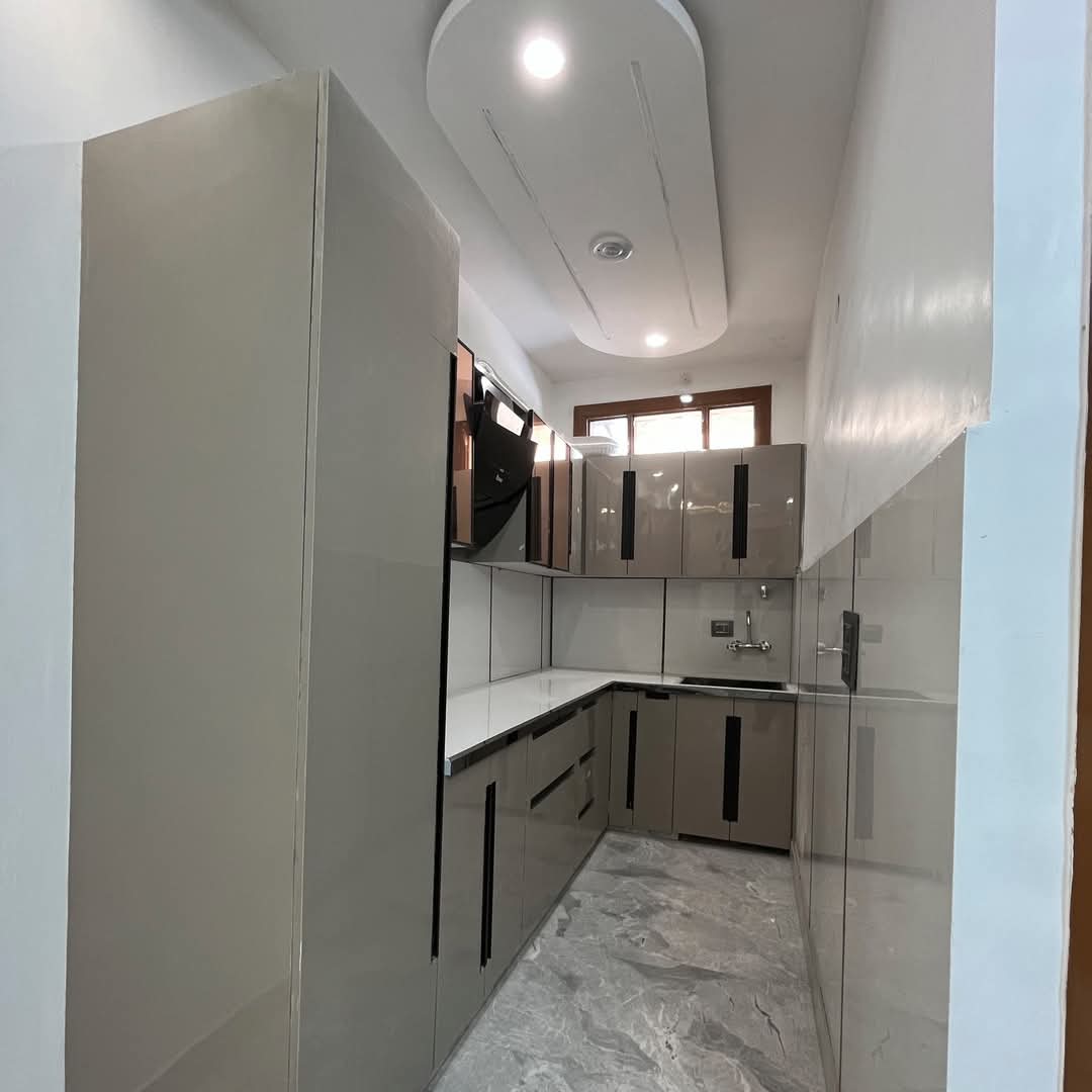 3.5 BHK + Extra Room Apartment For Rent in DLF One Midtown