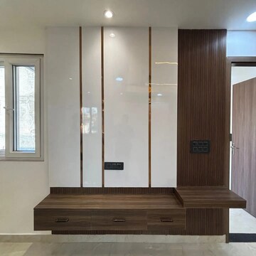 Room in 3.5 BHK Apartment at DLF One Midtown, Moti Nagar – for Rent