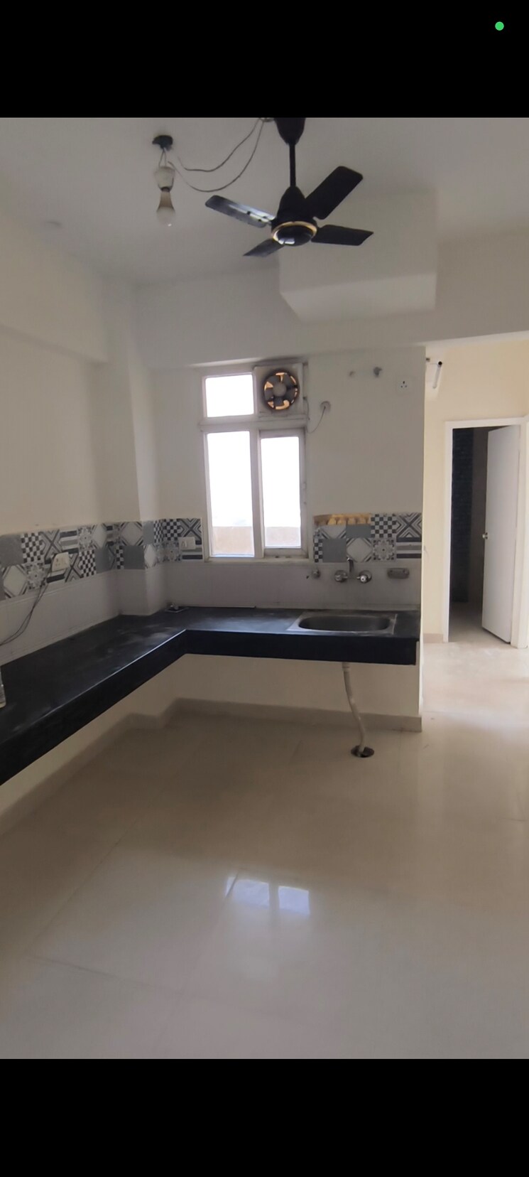 Kitchen, signature-the-serenas 2 Bedroom 724 Sq.Ft. Apartment In Sohna Sector 36 Gurgaon 8865781