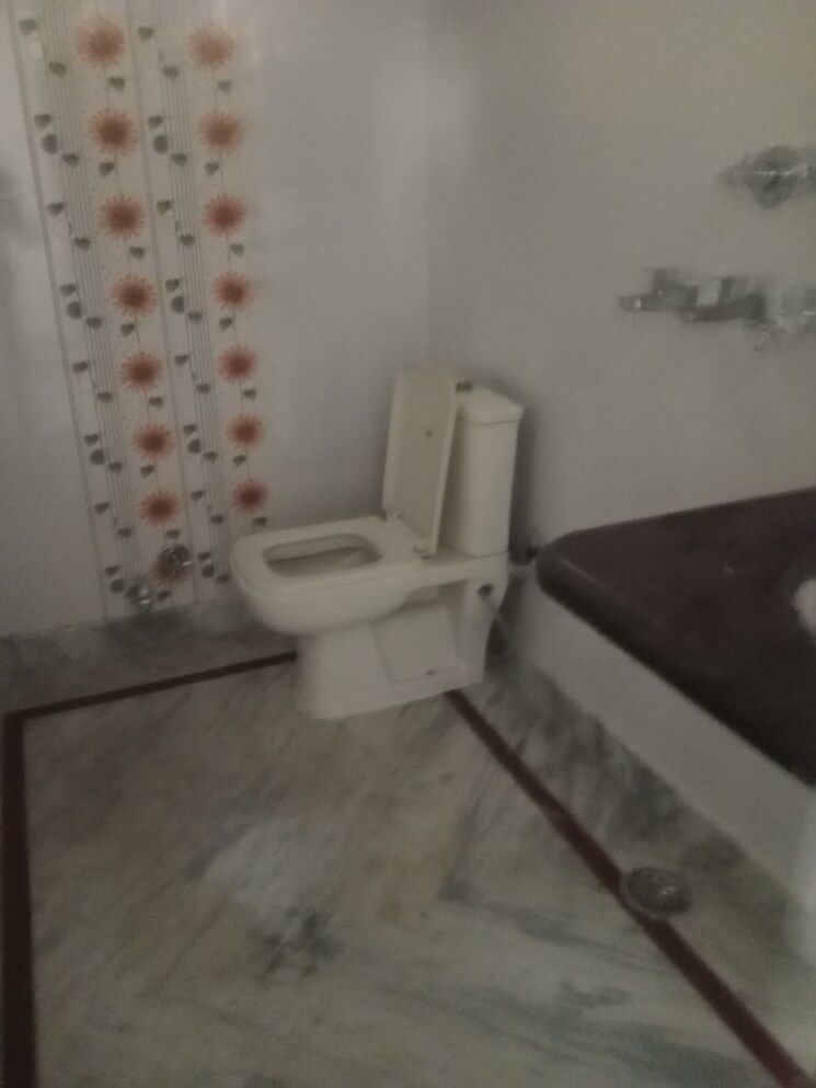 Bathroom, sector 18 3.5 Bedroom 2805 Sq.Ft. Builder Floor In Sector 18 Panipat 8865799