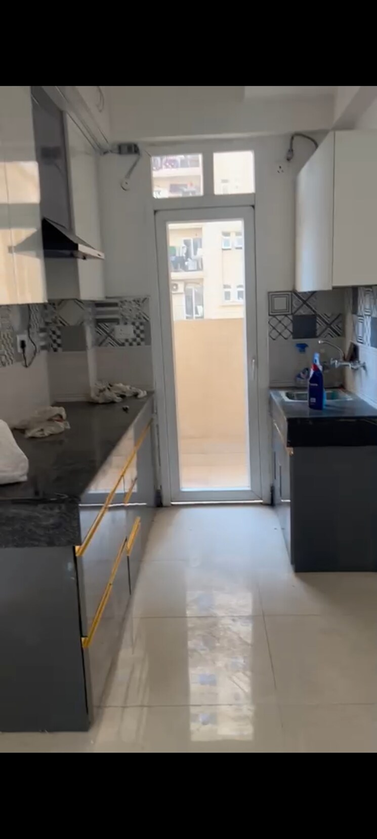 Kitchen, signature-the-serenas 2 Bedroom 724 Sq.Ft. Apartment In Sohna Sector 36 Gurgaon 8865802