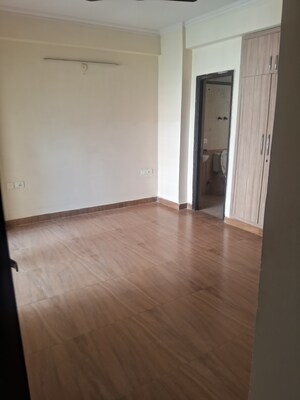 Furnished Amenities in 2 BHK Apartment at Gardenia Gateway, Sector 75 – for Sale